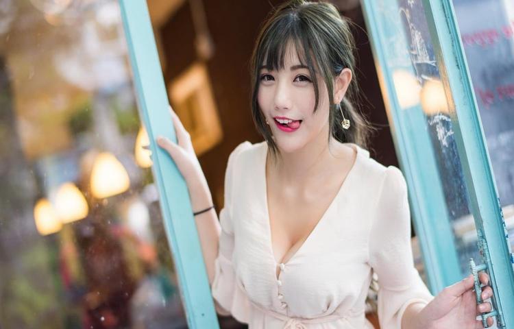 夜月直播真人互动体验