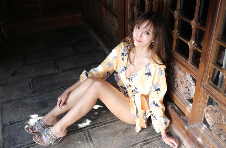 YSL蜜桃色在未来美妆趋势中的地位